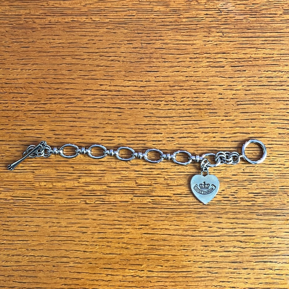 NWOT Original Juicy Couture Silver Flat Heart Charm Bracelet - Picture 3 of 4